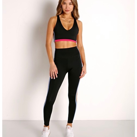 Splits 59 sports bra and leggings set size small - Picture 2 of 3